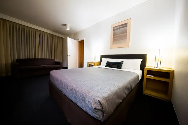 غرفة ديلوكس بسريرين منفصلين، Sandown Regency 1/2