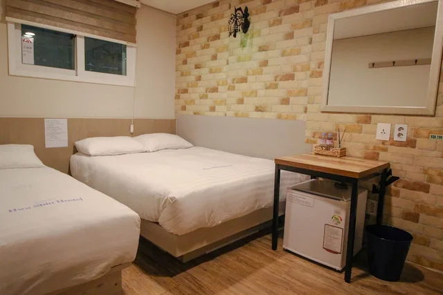 غرفة ثلاثية بسرير مزدوج وسرير فردي، Dongdaemun Hwashin Hostel 1/3