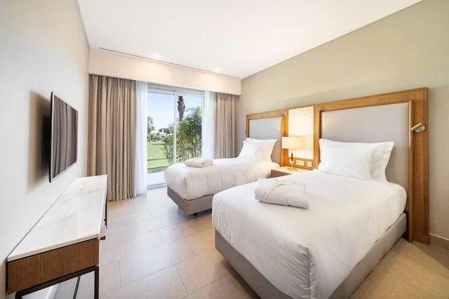 1 Bedroom, Sunset, Suite, King Bed, Accessible، Wyndham Grand Algarve 1/6