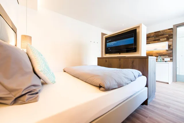 Semi Room, Single, Semi Double Bed، Hotel Tilia 1/1