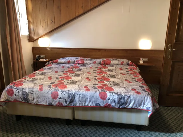 جناح جونيور بسرير كوين وسريرين منفصلين بإطلالة على الجبل بشرفة، Majoni Hotel 3/10