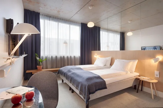 غرفة قياسية بسرير كوين، ZANDER K HOTEL 4/8