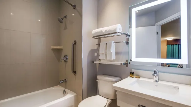 جناح بسريرين كينج، Best Western Plus Barrie 3/3