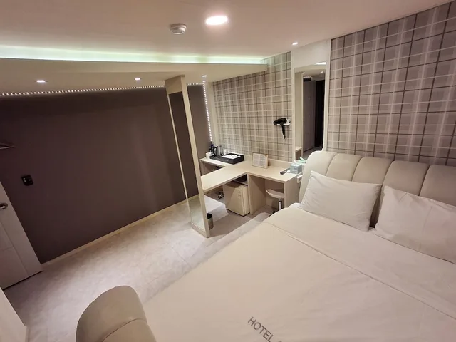 غرفة ديلوكس بسرير كوين، Shine Hotel 8/10