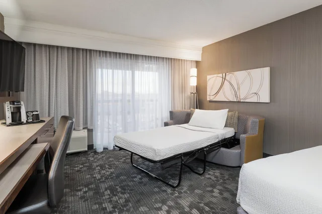 Room, Multiple Beds, Accessible، Courtyard By Marriott Toronto Vaughan 2/5