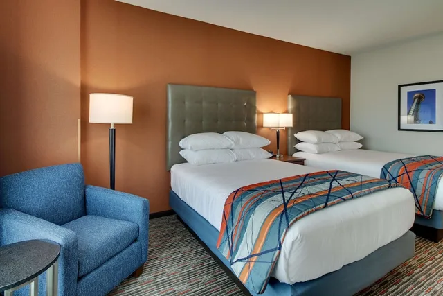 غرفة بسريرين كوين في طابق مرتفع لذوي الإعاقة، Drury Inn & Suites Knoxville West 4/6