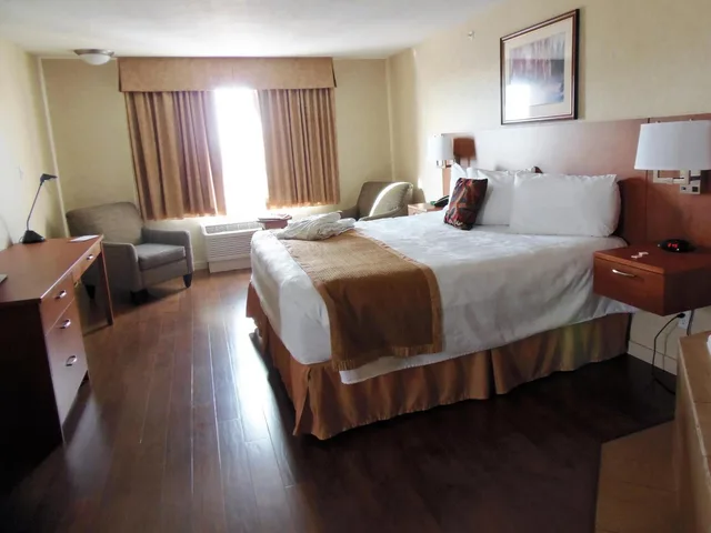 جناح بغرفتي نوم، Rosslyn Inn & Suites, SureStay Collection by Best Western 2/10