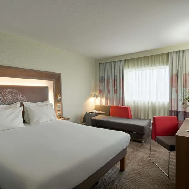 غرفة سوبيريور بسرير كوين مع أريكة، Novotel Paris La Defense Esplanade 4/10