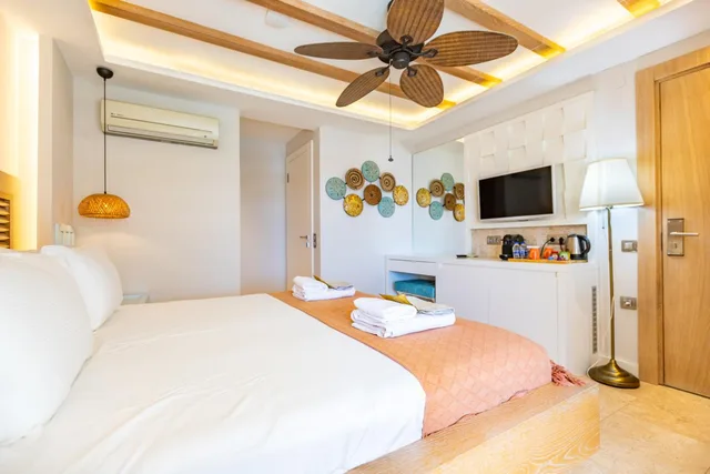 غرفة بسرير مزدوج بإطلالة على البحر، Kalkan Saray Suites Hotel 4/10