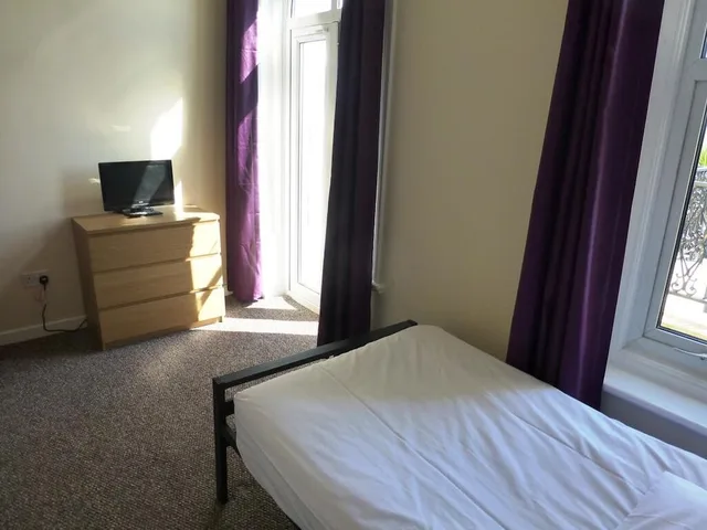 5 Rooms, Family, Twin Beds, Sofa، OYO Esplanade Hotel 2/10