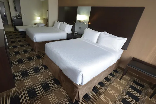 جناح بسريرين كوين مع أريكة، Holiday Inn Express And Suites Ottawa East Orleans 5/10