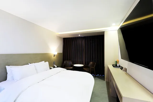 غرفة ديلوكس بسرير مزدوج، CS Avenue Hotel 1/10