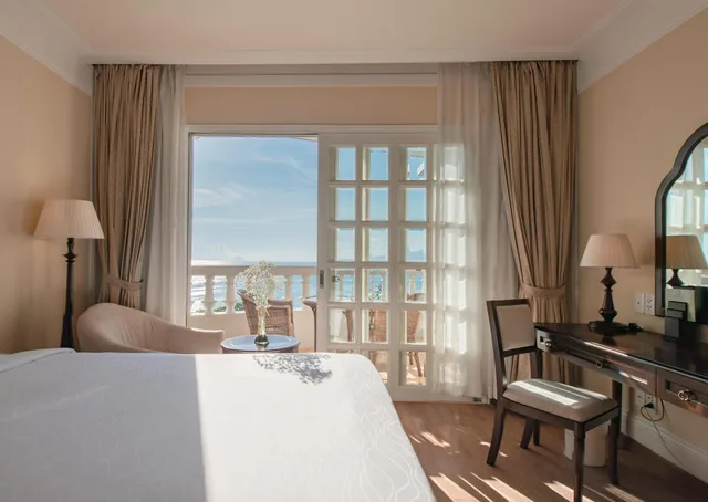 Ocean, Deluxe, King Bed, Balcony، Sunrise Nha Trang Beach Hotel and Spa 3/4