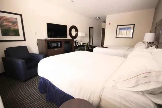 غرفة قياسية بسريرين كوين، Holiday Inn Express Hotel And Suites Belgrade 2/5
