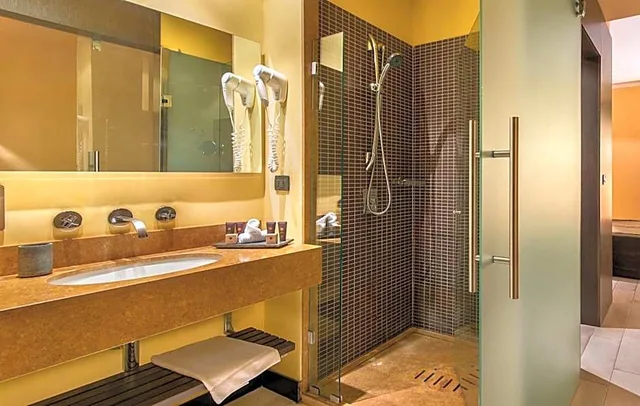 جناح جونيور، Hotel Capo San Vito 1/1