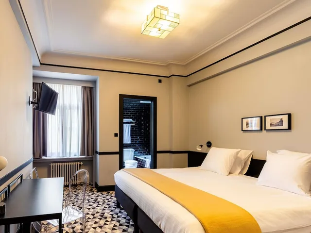 غرفة بريفيليج بسرير كينج، Mercure Brussels Centre Rogier 1/9
