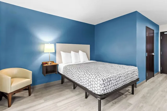 جناح بسرير كوين، WoodSpring Suites South Houston Hobby 1/4