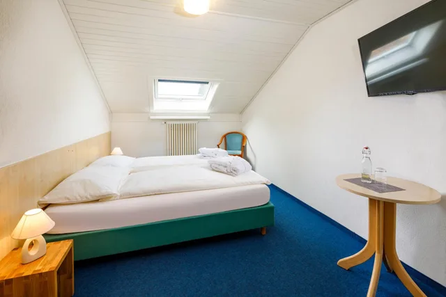 Budget, Twin Beds, Shared Bathroom, Central Hotel Post 1/1