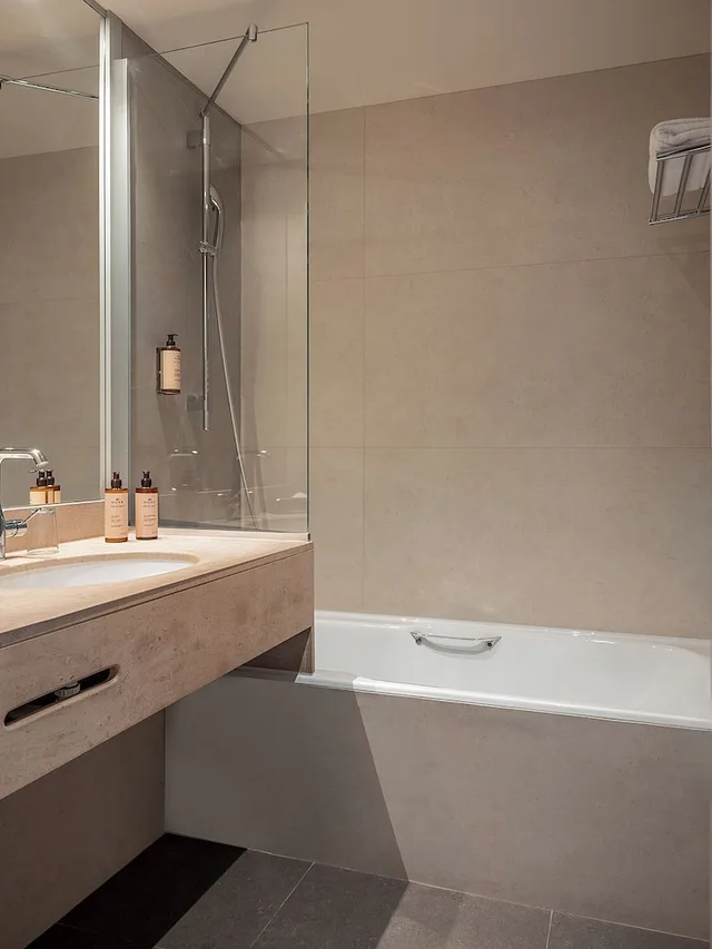 غرفة كلاسيكية بسريرين منفصلين، Hotel Mercure Paris Boulogne Pont de Saint Cloud (Janvier 2026) 5/5