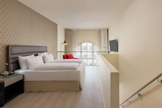 Duplex, Loft, King Bed, Sofa، H10 Berlin Ku'Damm, Berlin 2/8