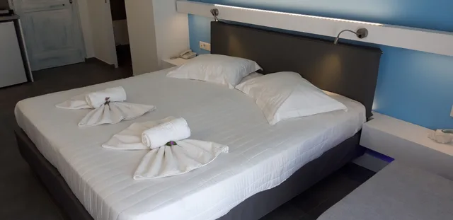 شقة بريميوم بسريرين منفصلين بإطلالة على المسبح مع أريكة، Niriides Hotel 4/10