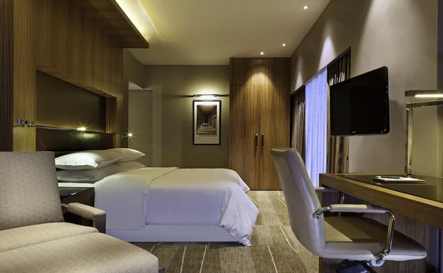 غرفة بسريرين كوين بإطلالة على المدينة، Sheraton Grand Bangalore Hotel At Brigade Gateway 5/8