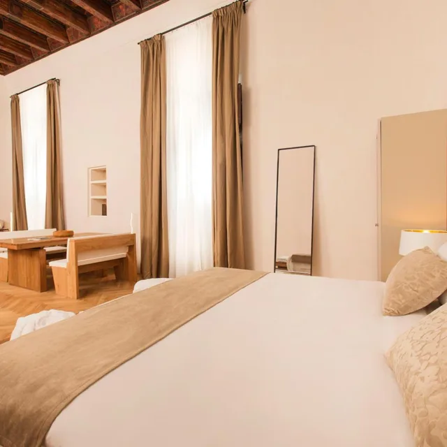 جناح، ICON Roseto by Petit Palace 3/8