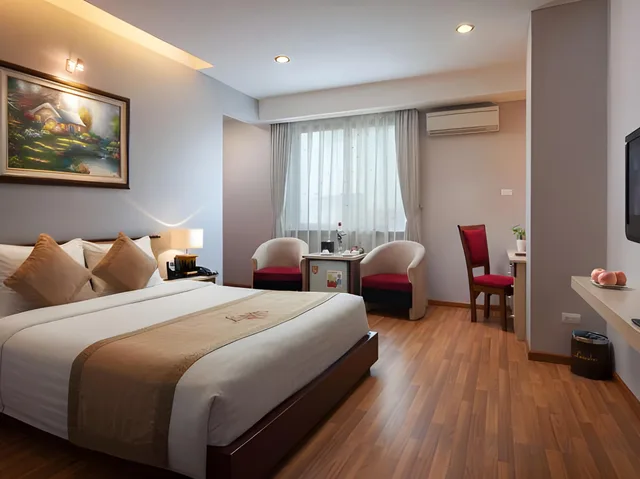 Deluxe, Single, Queen Bed, Luxeden Hotel 1/1