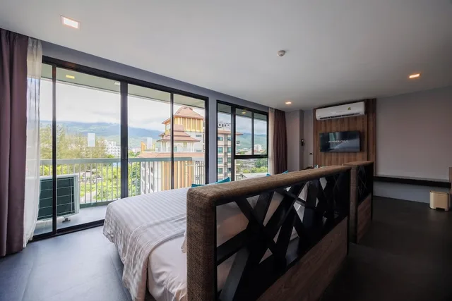 Studio, Suite, Triple, 1 Queen and 1 Single Bed, Cross Vibe Chiang Mai Decem 6/10