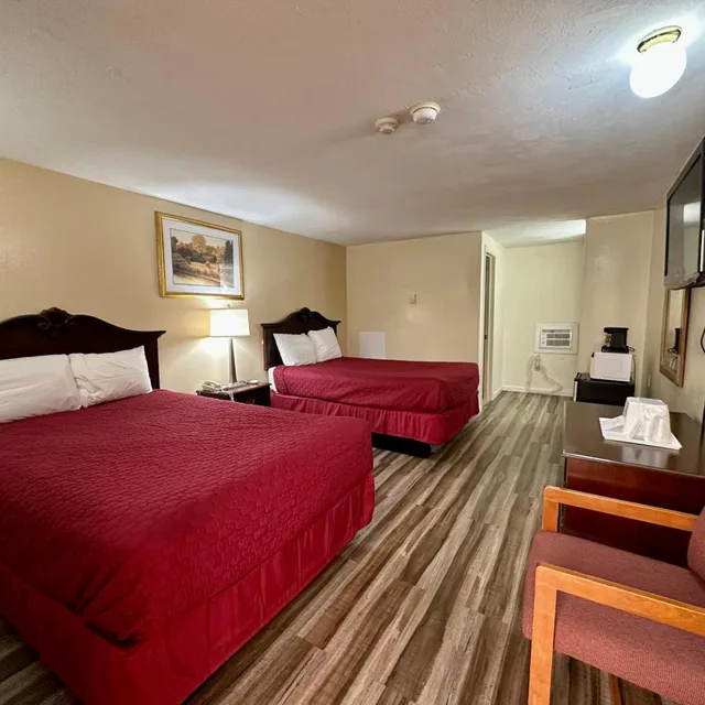 غرفة بسريرين مزدوجين، Red Carpet Inn Pulaski 1/3