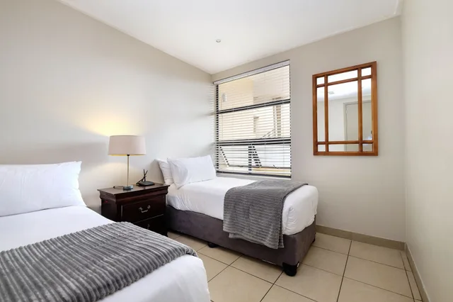 2 Bedrooms, Deluxe, Apartment, Queen and Twin Beds, Beach Front, Harbour View، Point Waterfront 1/8
