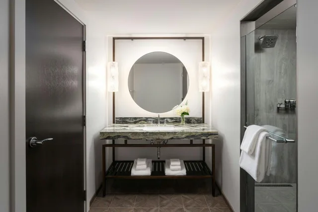 1 Bedroom, Bi Level, Liberty, Loft, King Bed, Sofa، Grand Bohemian Lodge Greenville, Autograph Collection 4/4