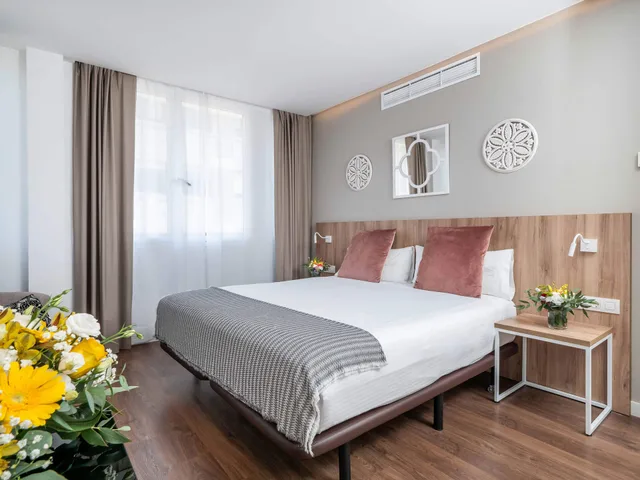 غرفة قياسية بسرير مزدوج، Vilana Hotel 4/10