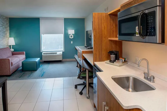 جناح بسرير كينج بغرفة نوم واحدة مع أريكة، Home2 Suites St Louis Central West End Forest Park 3/3