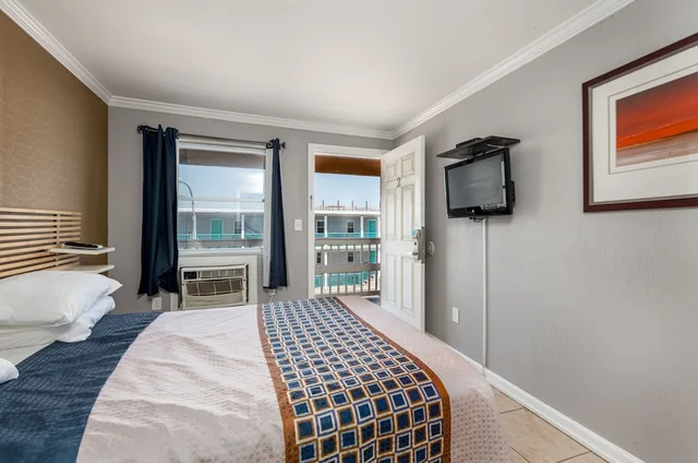 غرفة ديلوكس بسرير كوين، Boardwalk Hotel Charlee Beach House Rentals 2/7