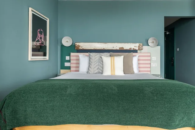 Plus, Standard, King Bed، West Beach Hotel 8/10