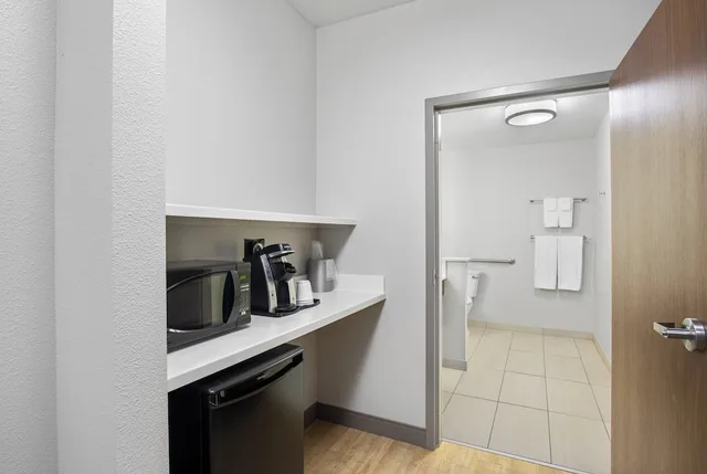 Suite, King Bed, Accessible, Holiday Inn Express Suites Carrollton West 3/3