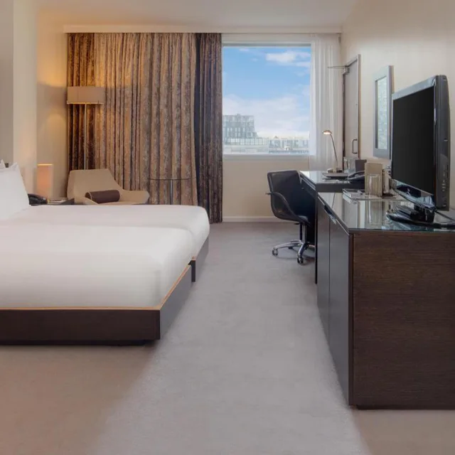Room, Twin Beds, Hilton London Canary Wharf 6/15