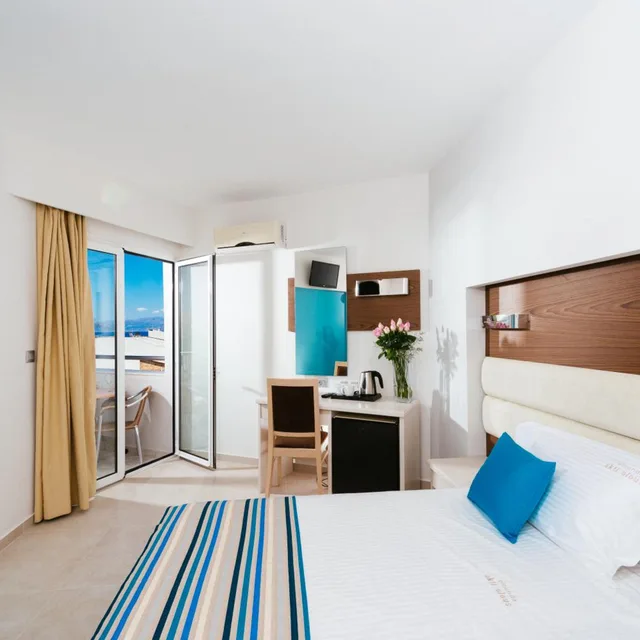 Room, Double or Twin Bed, Garden or Mountain View، Elounda Akti Olous Hotel - Adults Only 3/10