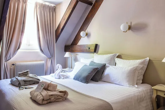 غرفة سوبيريور بسرير كينج بإطلالة على المدينة، Hotel Le Maxime, BW Signature Collection 2/4
