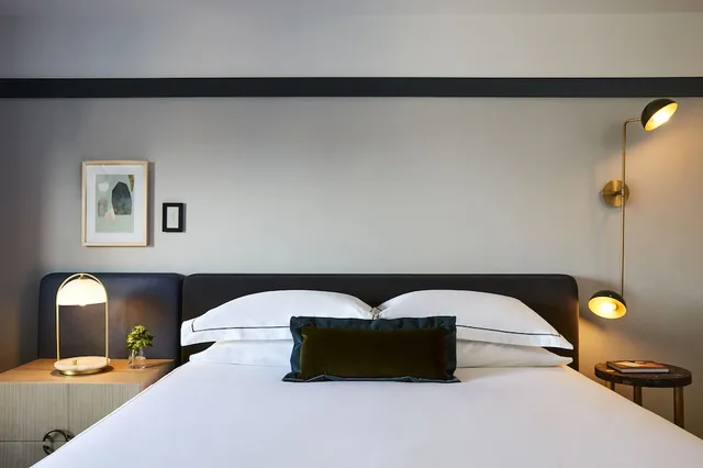 Studio, Suite, King Bed, Kimpton Saint George Hotel 4/6