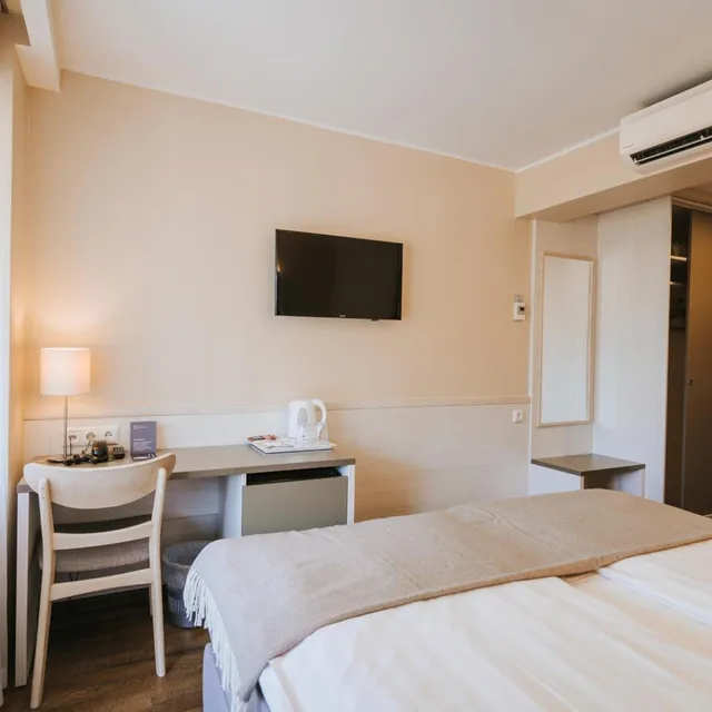 غرفة بسرير مزدوج بشرفة، Hestia Hotel Strand 5/6