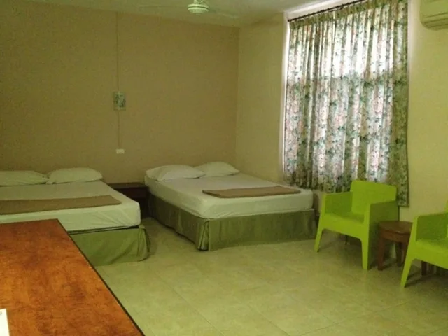 غرفة عائلية بسريرين كوين، Numsin Hotel 1/3