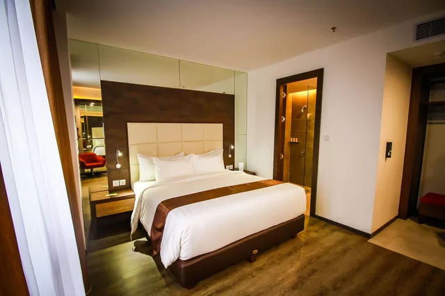 Deluxe, King Bed, Asialink Hotel By Prasanthi 7/10