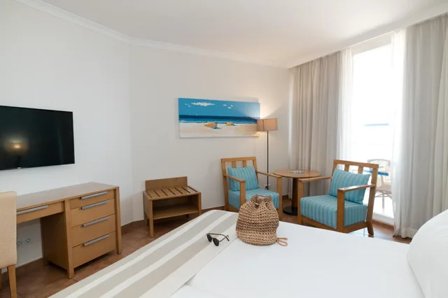 Deluxe, Double Bed, with Extra Bed, Lateral Side Sea View, Pestana Viking Beach and Golf Resort 5/10