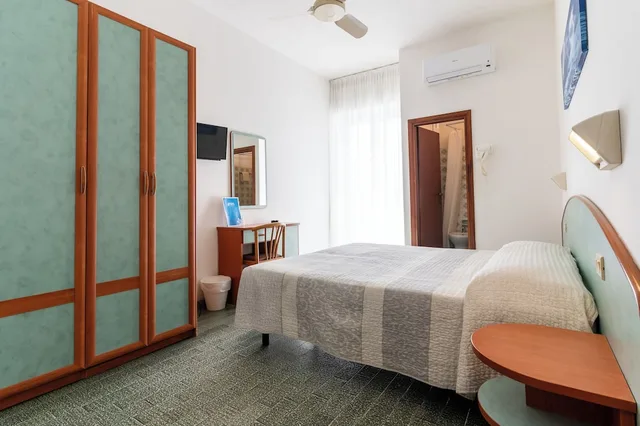 Standard, Double or Twin Bed, Hotel Mara 7/10