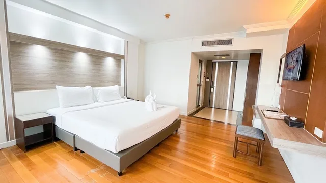 غرفة ديلوكس بسرير كينج، Thong Tarin Hotel 5/10