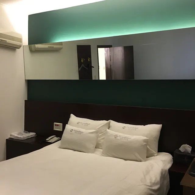 غرفة قياسية بسرير كوين، Charmant Hotel 3/3