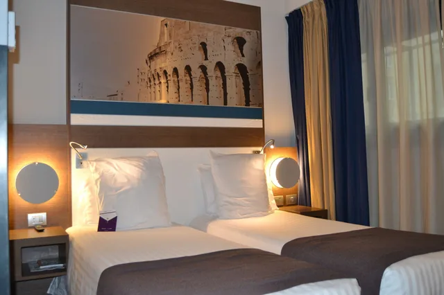 غرفة سوبيريور بسريرين منفصلين، Mercure Roma Centro Colosseo 4/10