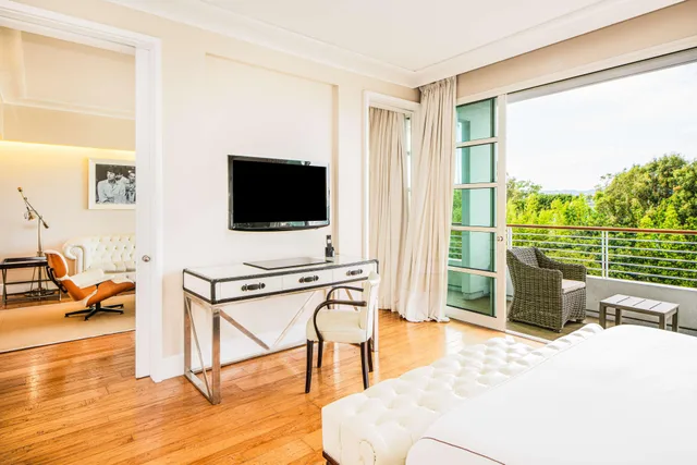 جناح، Cameo Beverly Hills, LXR Hotels & Resorts 7/10